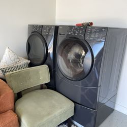 Kenmore elite Washer And Dryer With Stands 