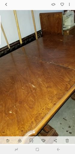 BEAUTIFUL VINTAGE DINING TABLE WITH LEAF FOR 8 PERSON ( not chair included )