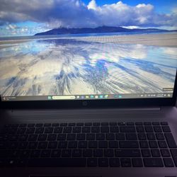 HP LAPTOP 17 INCH