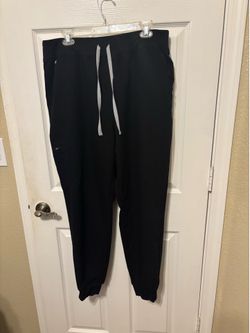 Women’s Black FIGS scrubs XXL