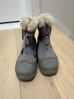 Brand new Columbia Kids Boots Size 2