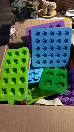Gummy silicone molds