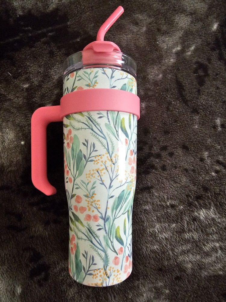 Hydraflow Triple Insulated With Straw NeW