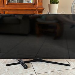 40” Samsung TV with remote