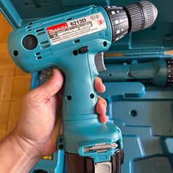 Makita 12V Drill Set (Like New)