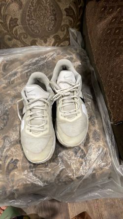 Men’s Nikes size 10.5