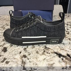 Dior B23 Sneakers Size 9.5 Brand New 