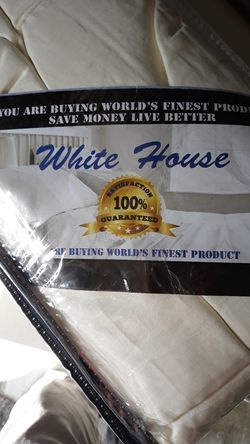 White House, 3 pc Duvet Cover King size Ivory in color