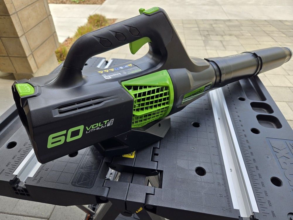Greenworks Pro 60V 540 CFM 140 MPH Brushless Cordless Electric Leaf Blower