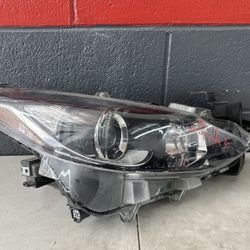 2014 2015 2016 MAZDA 3 RIGHT HEADLIGHT OEM