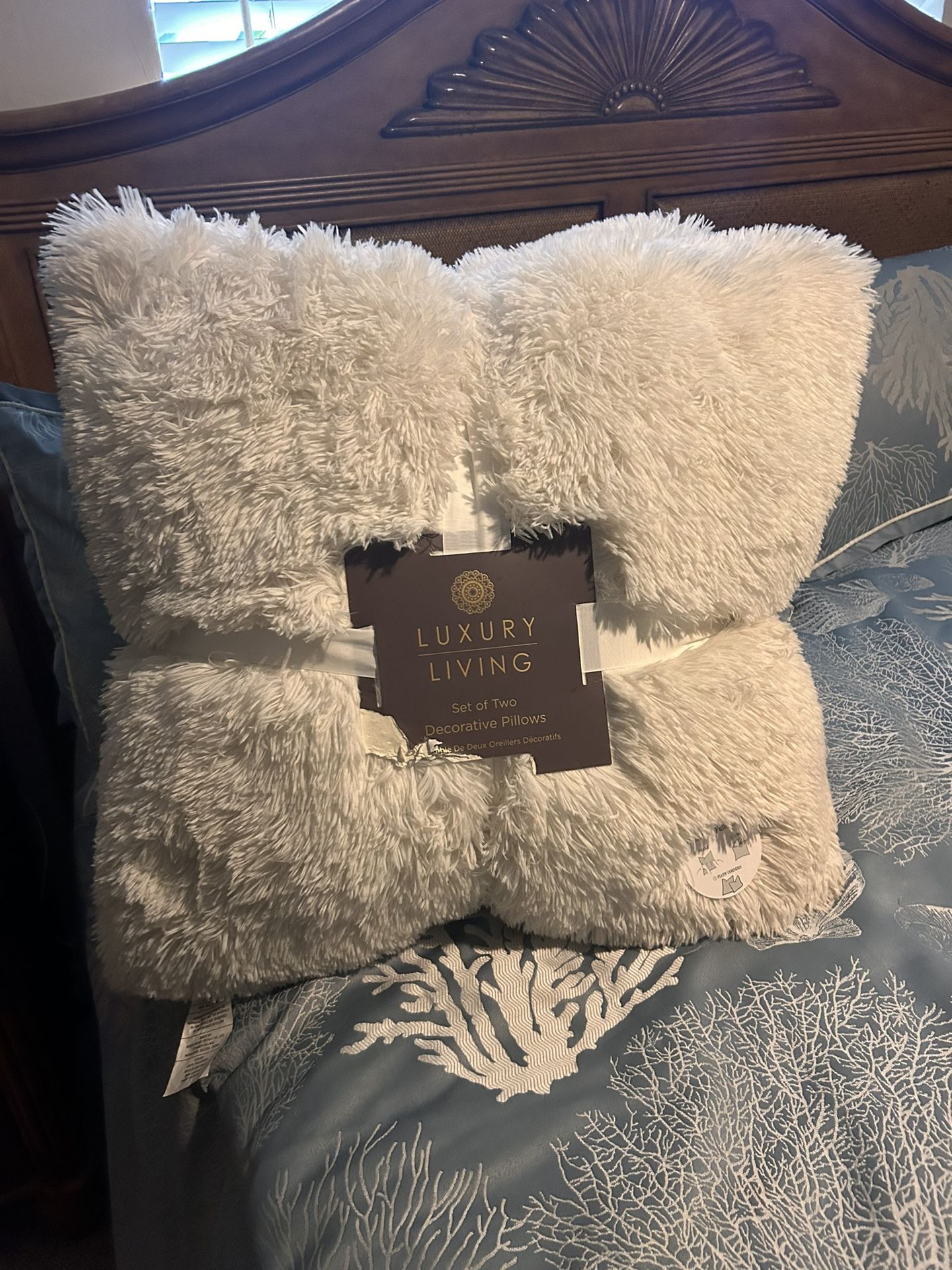 Decor Pillows ( New )