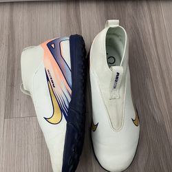 Nike x Ronaldo Air Zoom Size 3.5y