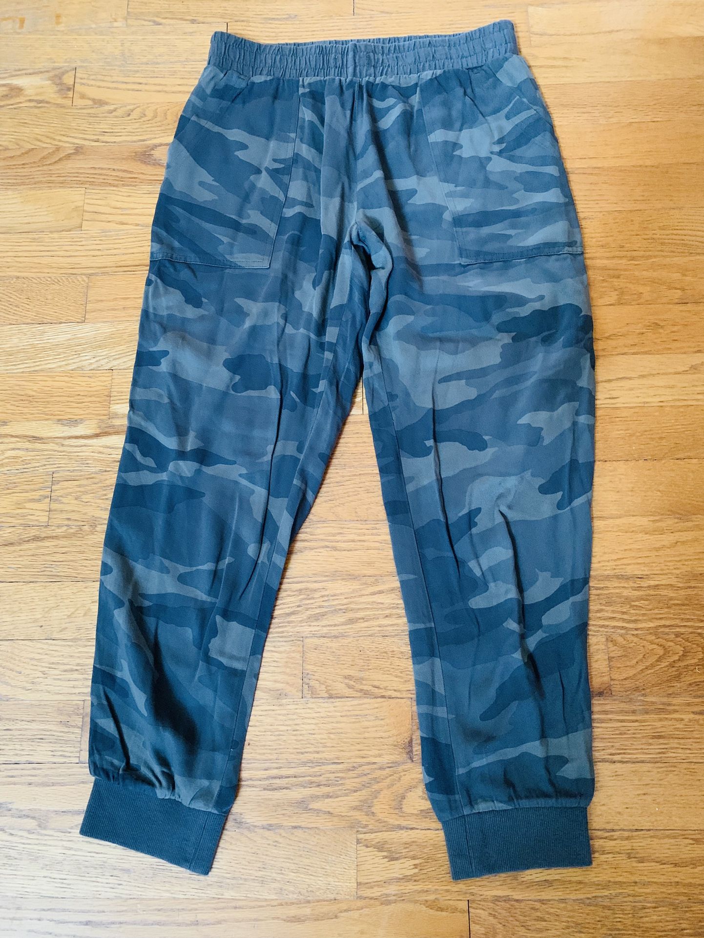 Splendid Jogger Pant Tapered Ankle Camouflage Green M Elastic 29 Waist Like New