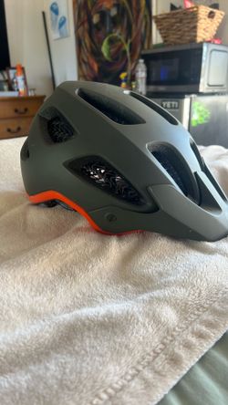 Mountain bike helmet