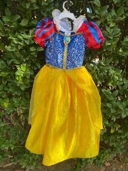Snow White size 4