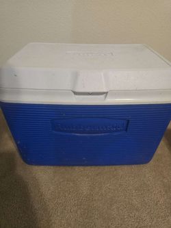 Rubbermaid Ice Cooler 