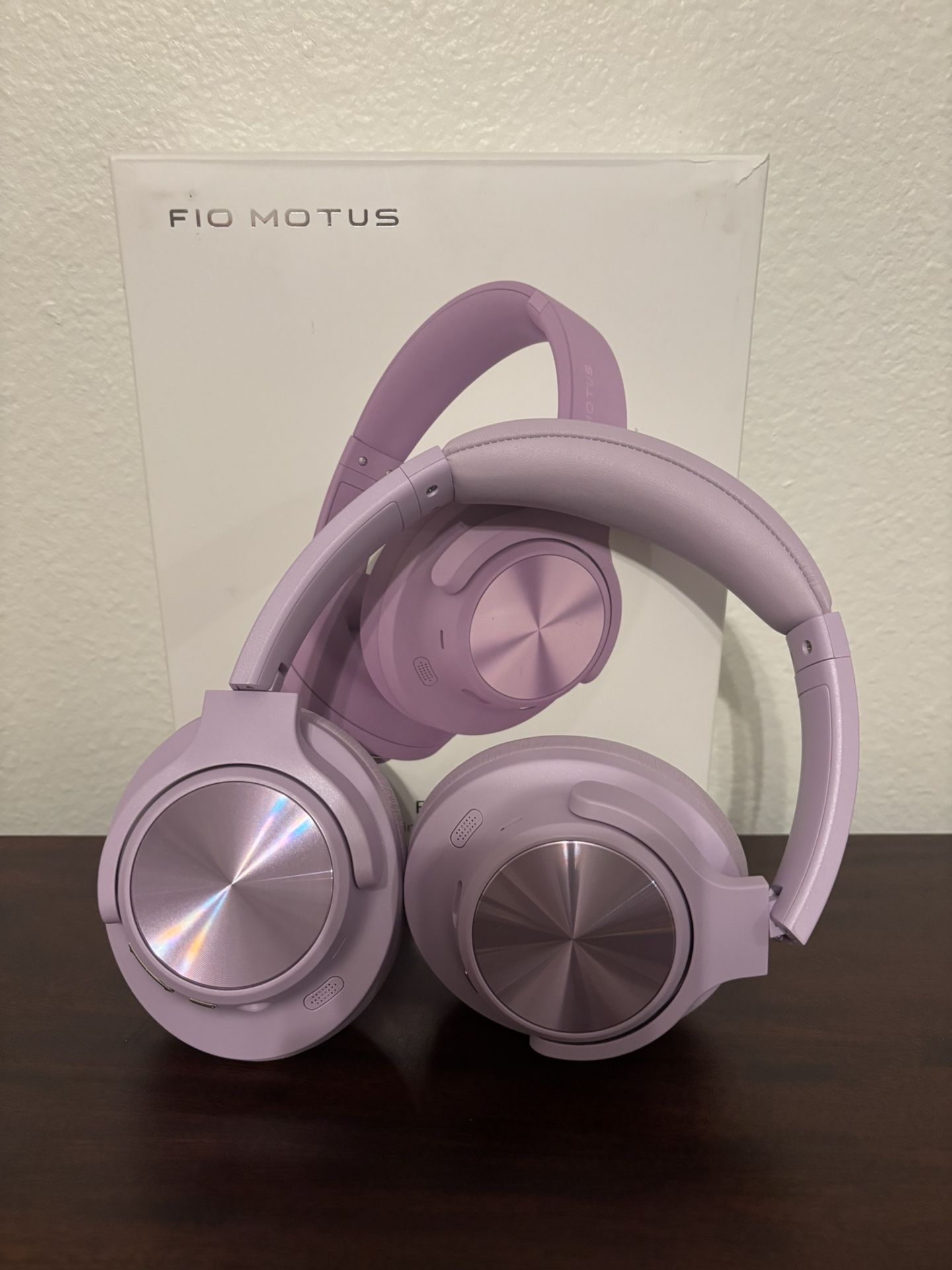Fio Motus Wireless Over The Ear Headphones Lavender