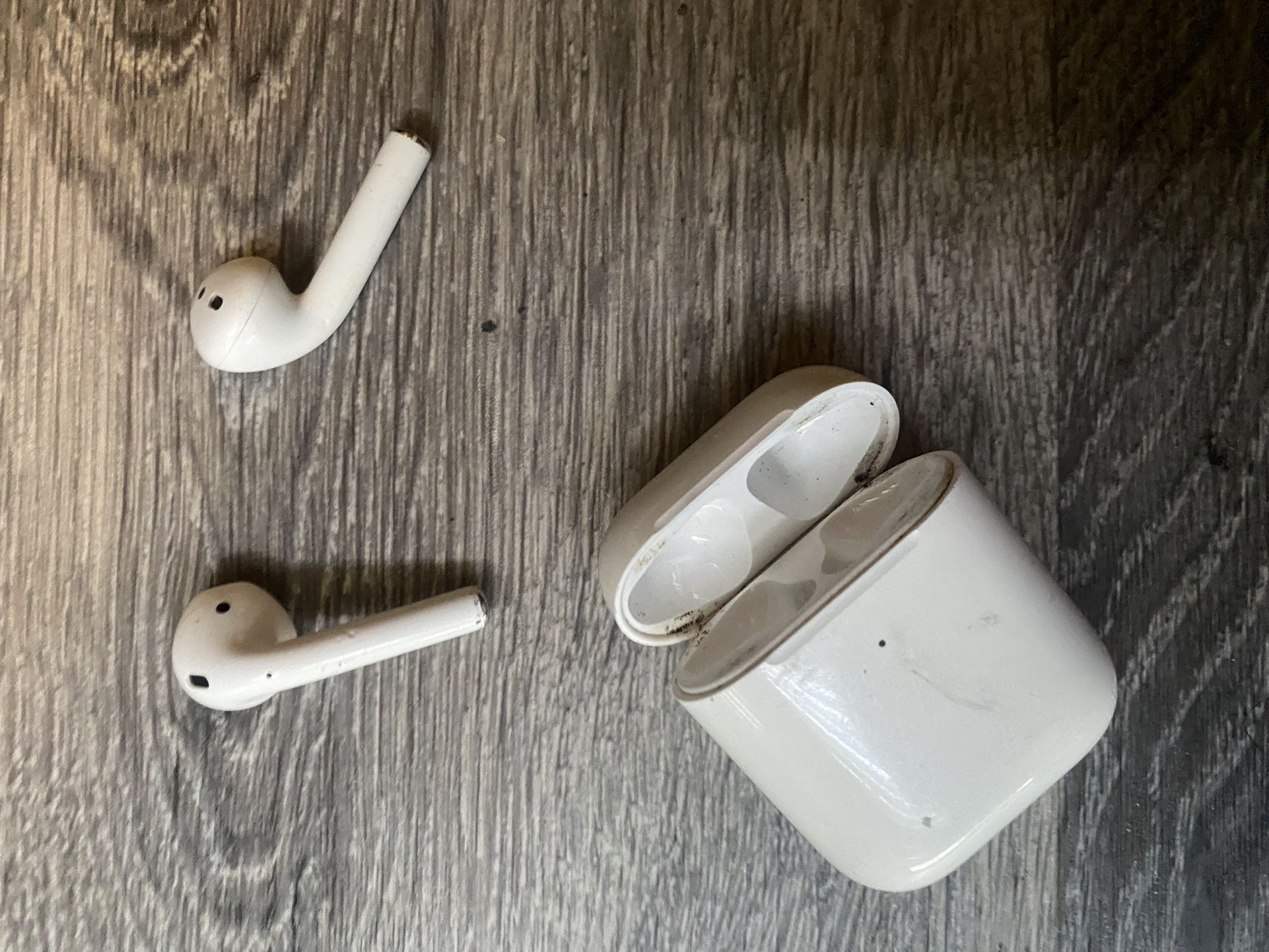 Ear Plugs An Pencil Apple 