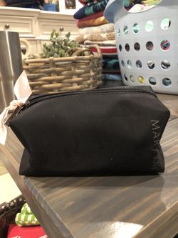 New Mary kay makeup bag never used