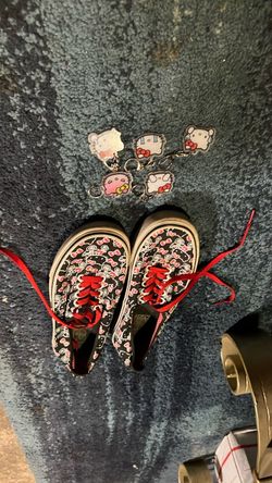 Vans Hello Kitty Low-Top Sneakers