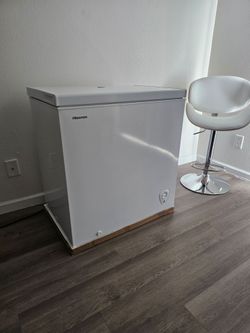 Hisense 7 Cu Ft Chest Freezer White - compact, Energy-efficient freezer ideal for bulk food storage in homes, garages, and small spaces