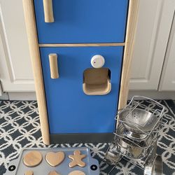 PLANTOYS Rubberwood TODDLER size Refrigerator Fridge Pots Pans Cookie Set