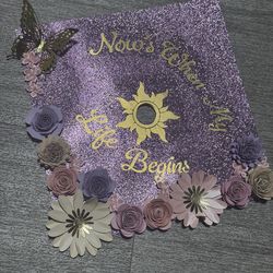 Graduation Cap Toppers & Leis