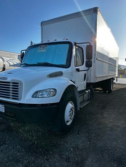 Freightliner M2 106