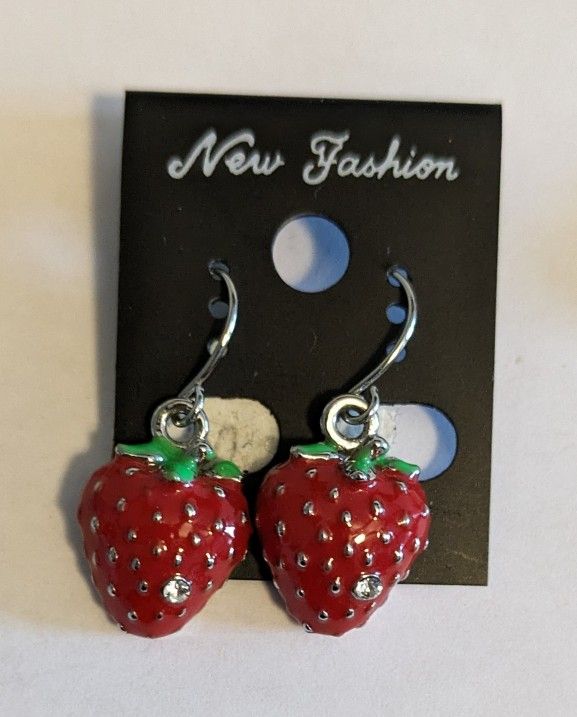 Strawberry Earrings Pierced Dangle Silver Tone  1"