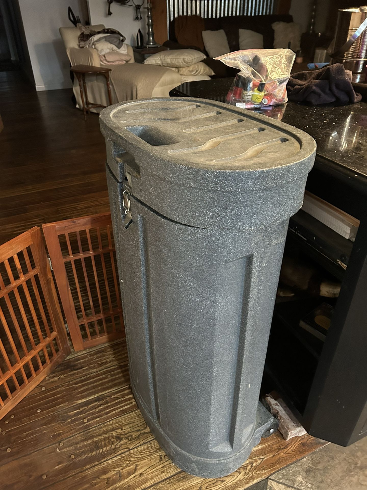 Heavy Duty Storage Container On Wheels