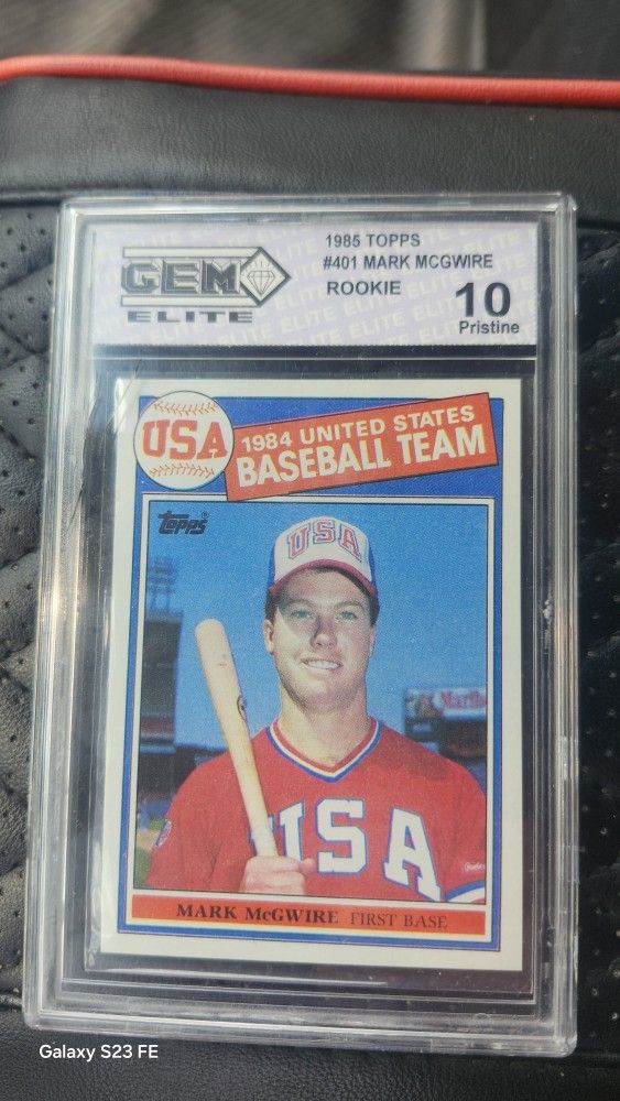 Mark Mcgwyer 1985 TOPPS ROOKIE CARD.