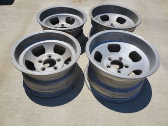 Set of 4 slotted mag wheels