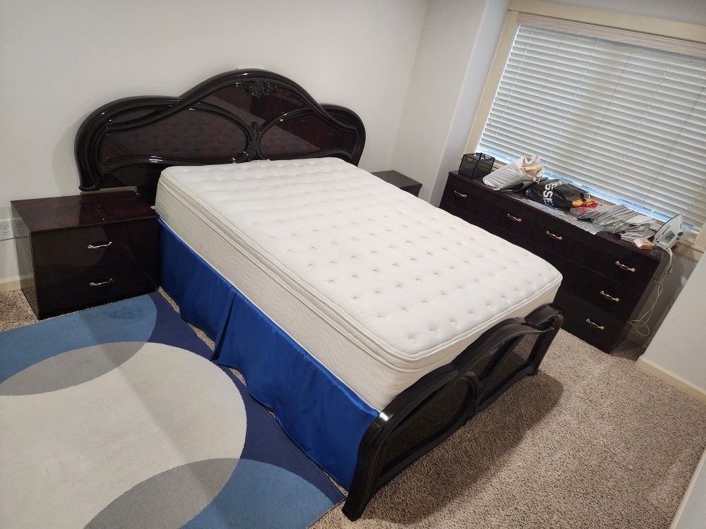 Queen size Bed 5 piece with mattress