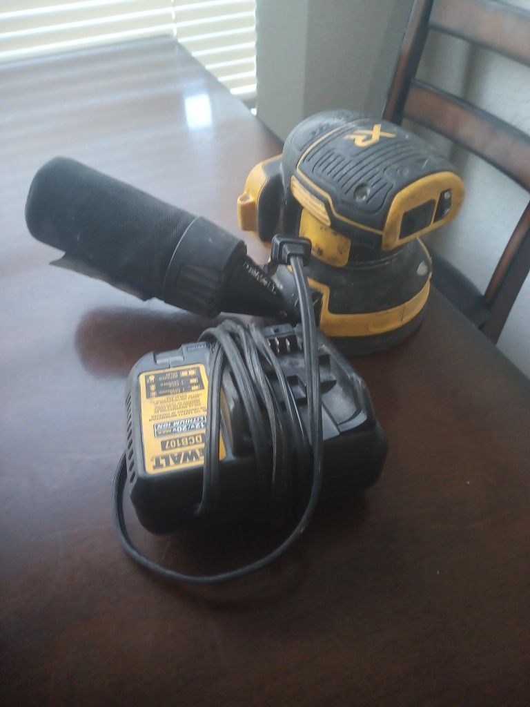 Portable DeWalt Buffer And Charger