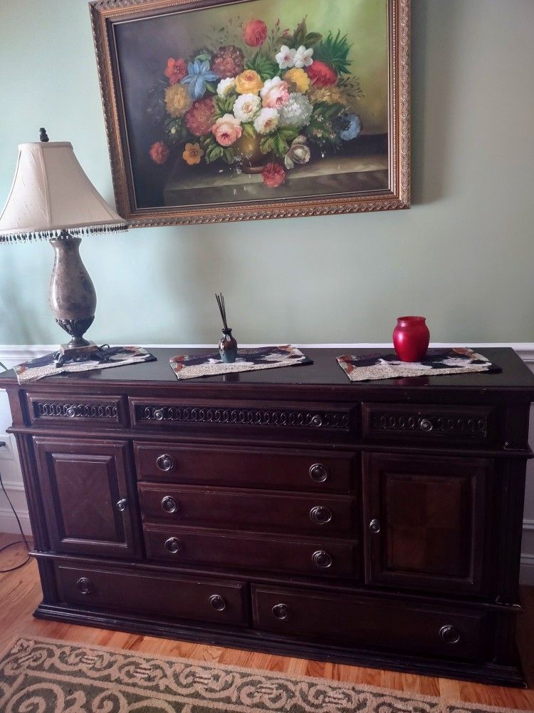 Solid wood Dresser