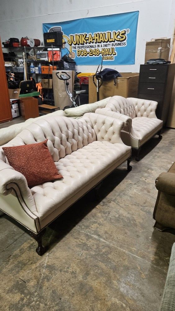 Antique Style Couch/ Love Seat Combo