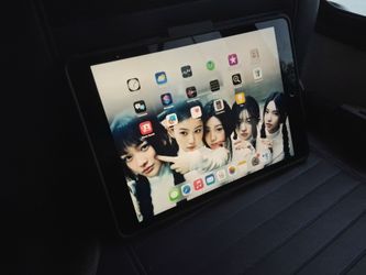 Apple iPad Cellular 64GB w/ Folio Case