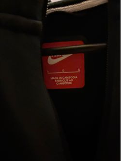Black Nike tek