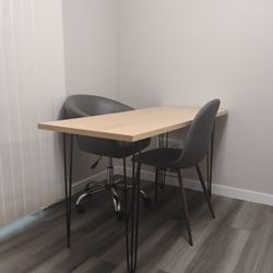 Desk and Chairs 