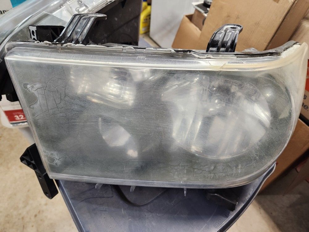 Toyota Tundra Headlights