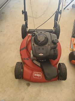Toro recycler...runs and cuts like it should...pickup today for $100 today only......it's self propelled