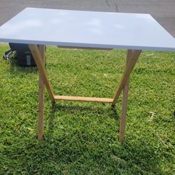 XL FOLDING TABLE/TV TRAY