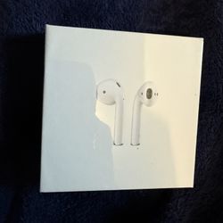 Apple AirPods (2nd Generation) with Wireless Charging Case