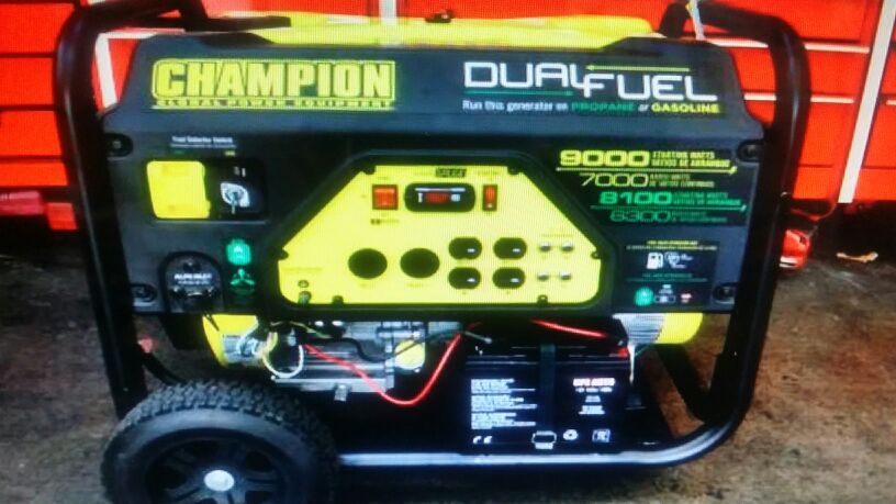 7-9000 watt Generator Dual Fuel Propane & Gasoline. Like New Reg $1000, Now $600 firm