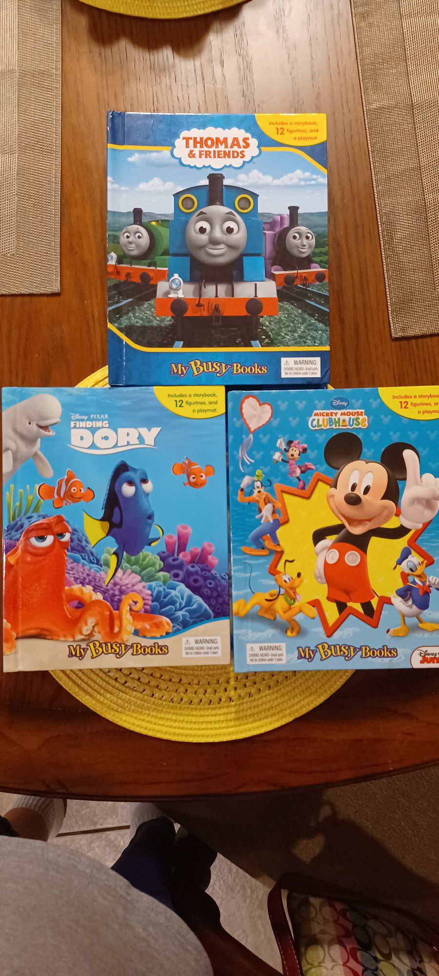 Set Of 3 Book And Figures Mickey, Thomas And DORY