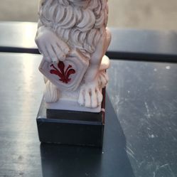 Vintage Marble Lion or Leone Marzocco by G. Ruggeri
