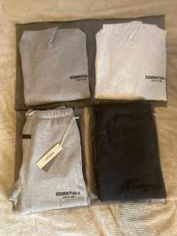 Essential hoodie/sweats