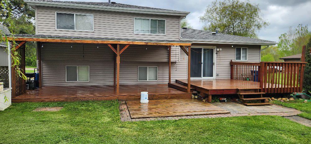 Deck And Fence Powerwashing & Stain