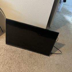 32 Inch Smart Tv With Wall Mount Attached 