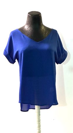 Pink Rose Vintage - Beautiful bright blue v neck blouse